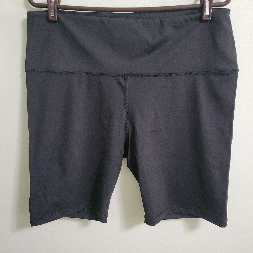 FREE LABEL Black Movement Sarah Short 2X